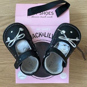 EUC jack and lily leather polka dot shoes size 12-18m